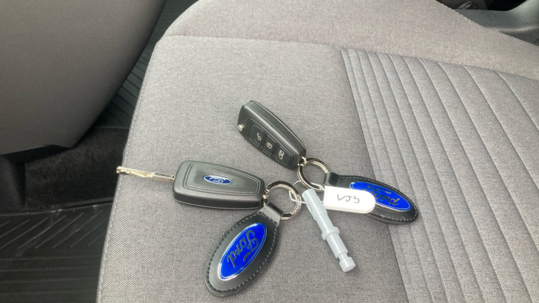 Ford Tourneo Custom 320 L1 Diesel Fwd 2.0 EcoBlue 136ps H1 Titanium 8 seater